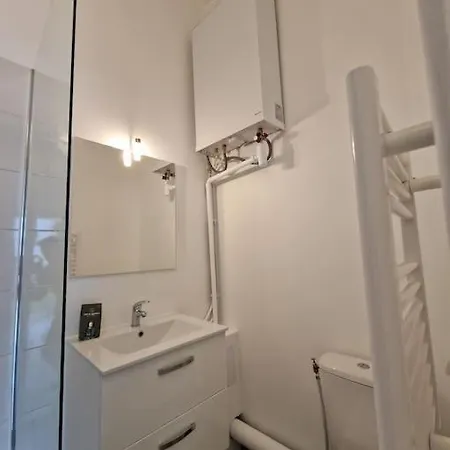 Maison Avec Acces Au Jardin - Tres Proche Sites Jo *