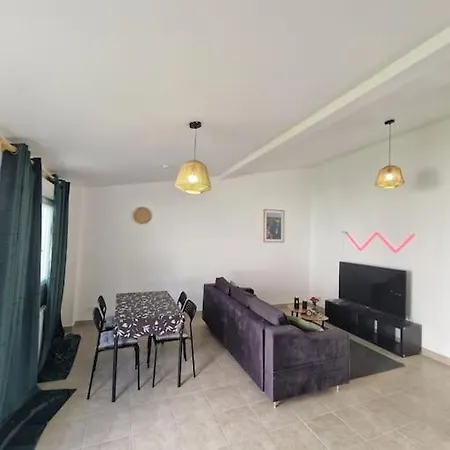 Maison Avec Acces Au Jardin - Tres Proche Sites Jo Holiday home