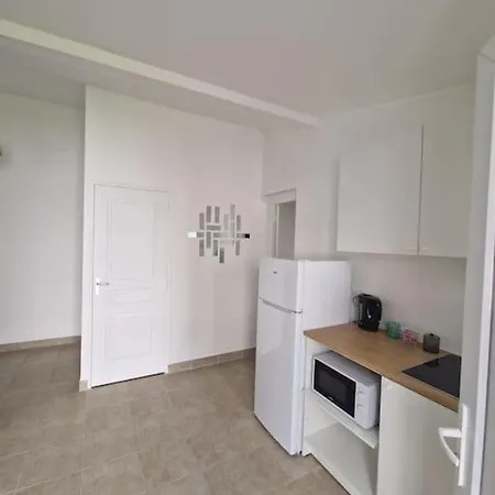 Maison Avec Acces Au Jardin - Tres Proche Sites Jo *