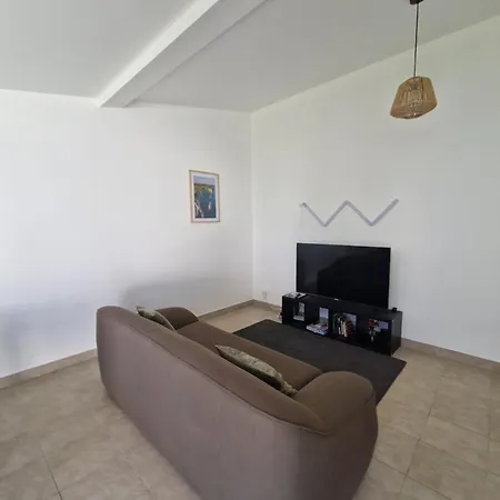 Maison Avec Acces Au Jardin - Tres Proche Sites Jo *